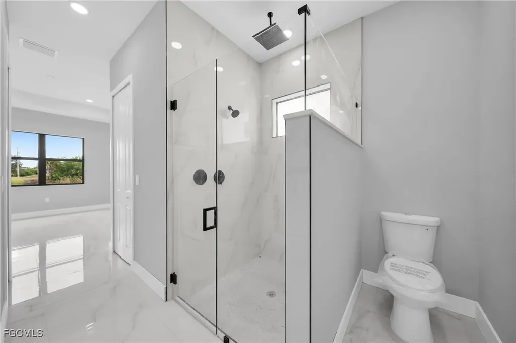 1225 NE 5th Place Cape Coral FL 33909