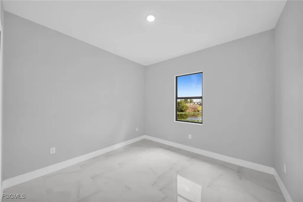 1225 NE 5th Place Cape Coral FL 33909