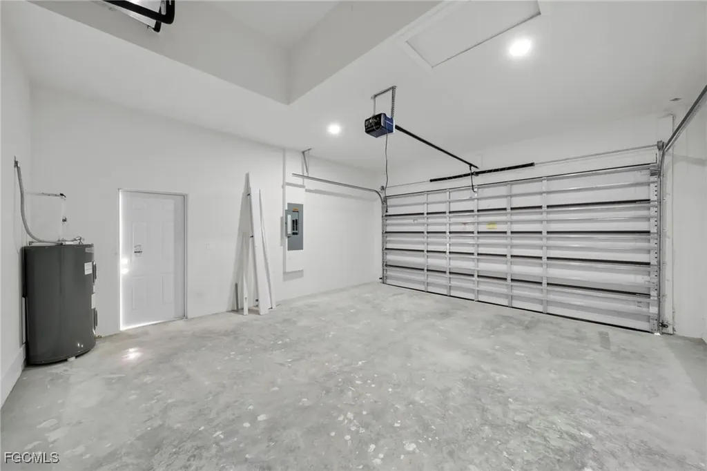 1225 NE 5th Place Cape Coral FL 33909