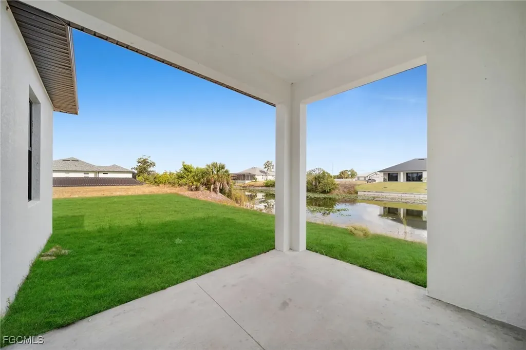 1225 NE 5th Place Cape Coral FL 33909