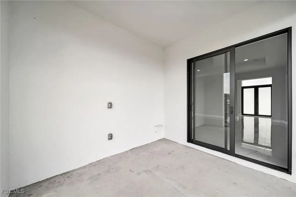 1225 NE 5th Place Cape Coral FL 33909