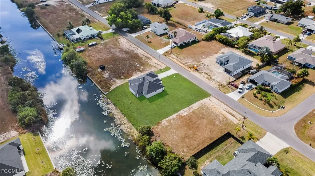 1225 NE 5th Place Cape Coral FL 33909