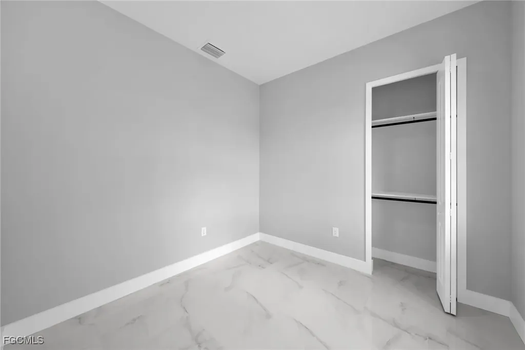 1225 NE 5th Place Cape Coral FL 33909