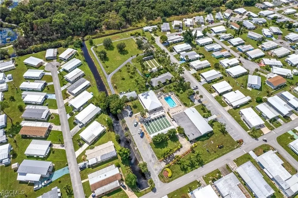 606 Pine Grove Court North Fort Myers FL 33917