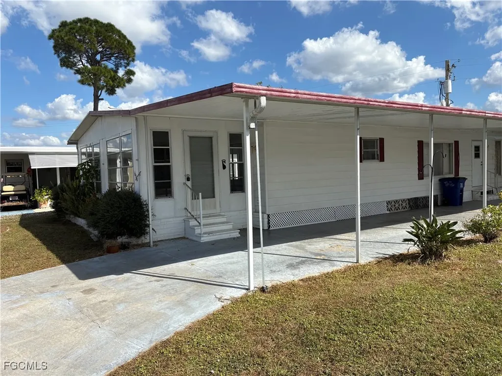 606 Pine Grove Court North Fort Myers FL 33917