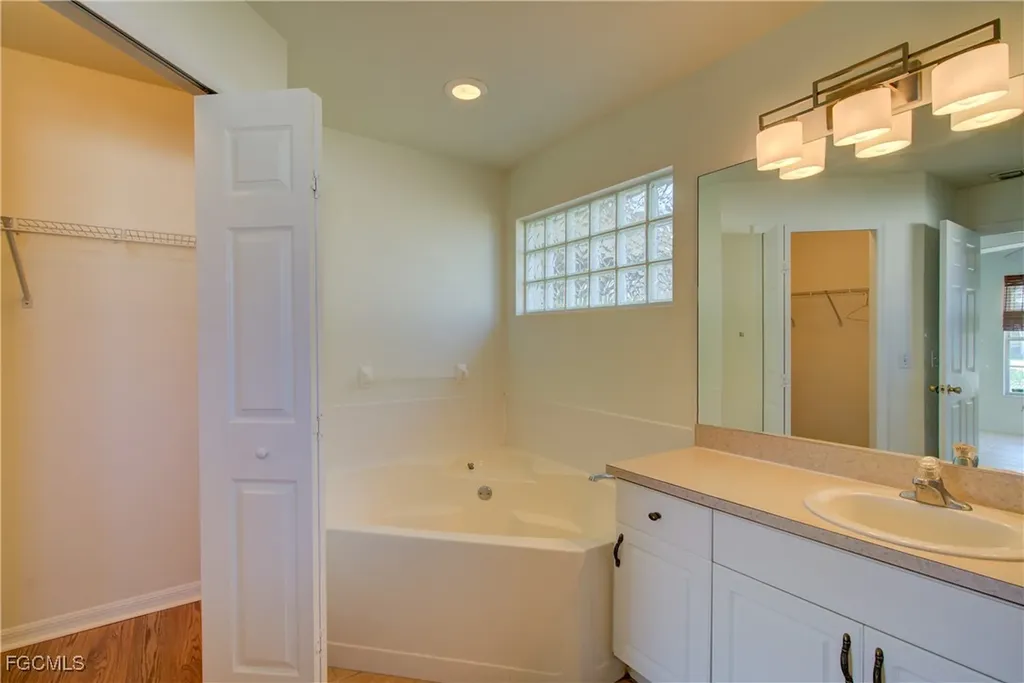 1310 NE 2nd Place Cape Coral FL 33909