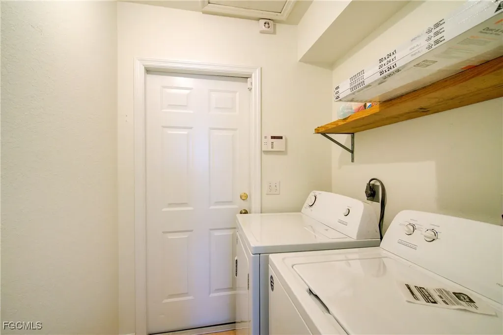1310 NE 2nd Place Cape Coral FL 33909