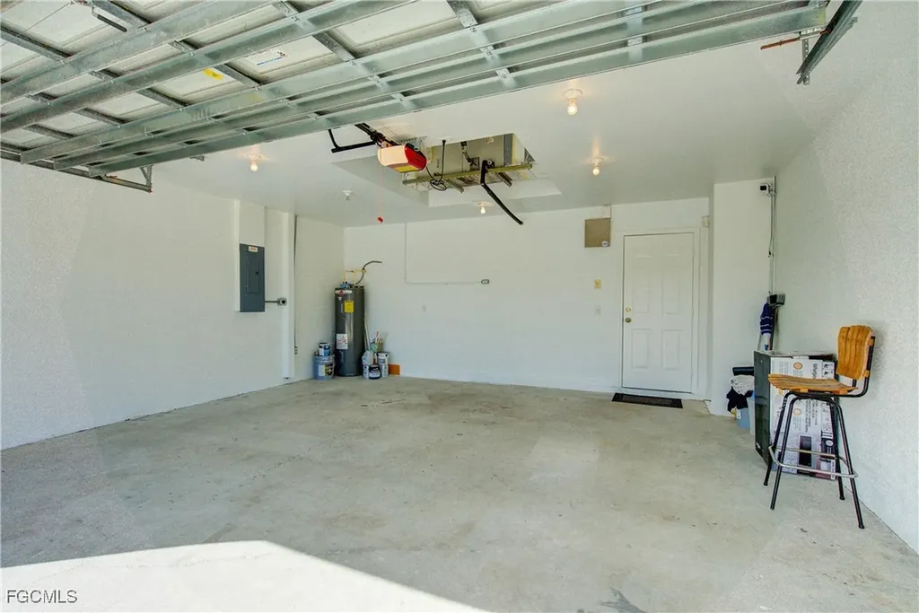 1310 NE 2nd Place Cape Coral FL 33909