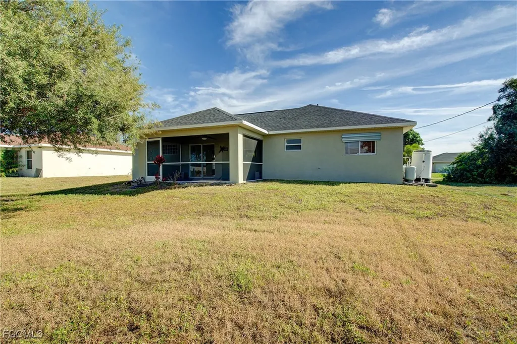 1310 NE 2nd Place Cape Coral FL 33909