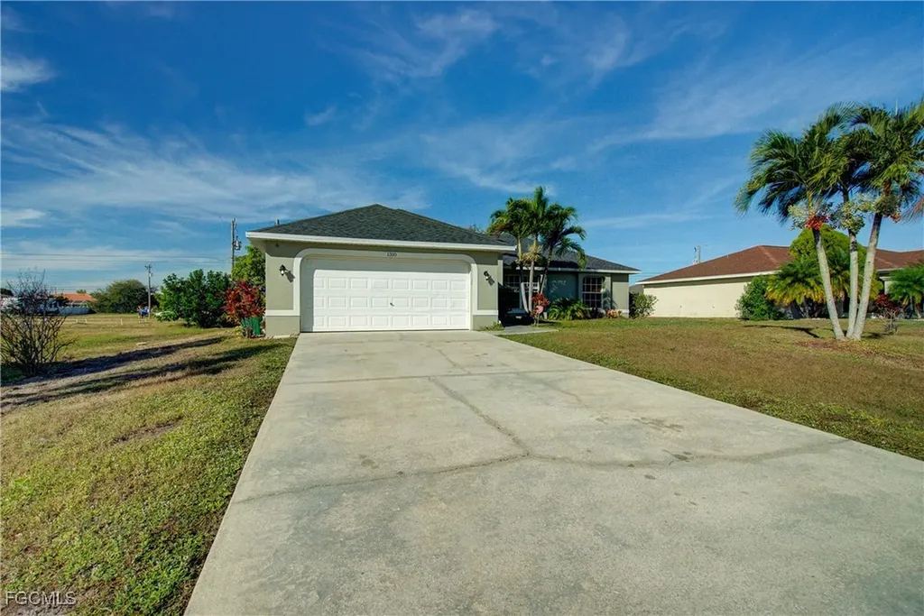 1310 NE 2nd Place Cape Coral FL 33909