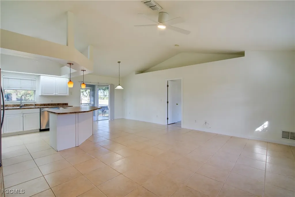1310 NE 2nd Place Cape Coral FL 33909