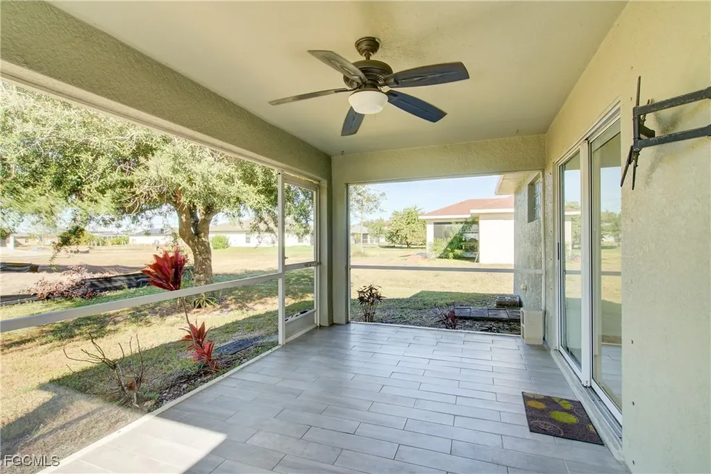 1310 NE 2nd Place Cape Coral FL 33909