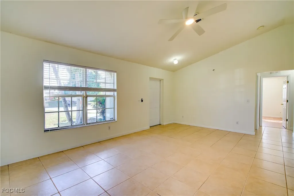 1310 NE 2nd Place Cape Coral FL 33909