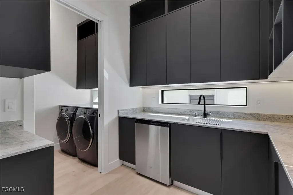 5653 Riverside Drive Cape Coral FL 33904