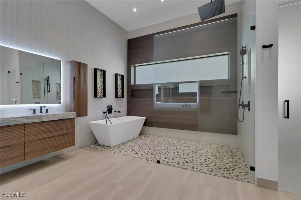 5653 Riverside Drive Cape Coral FL 33904