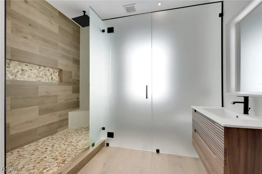 5653 Riverside Drive Cape Coral FL 33904