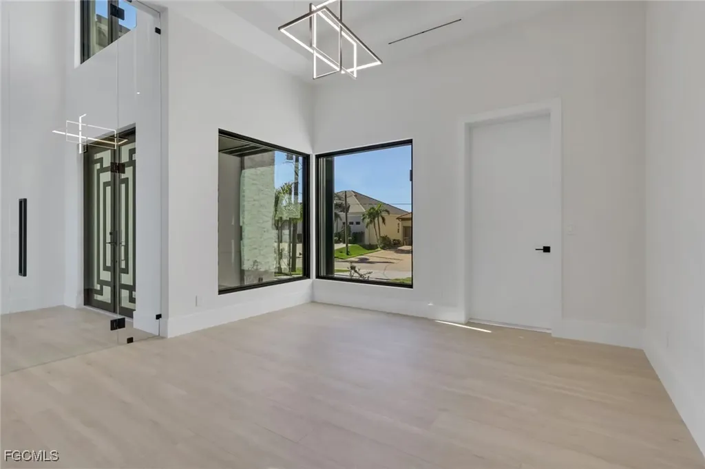 5653 Riverside Drive Cape Coral FL 33904