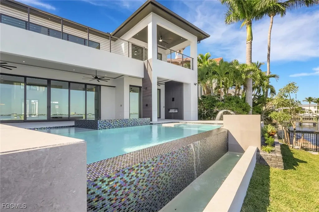 5653 Riverside Drive Cape Coral FL 33904