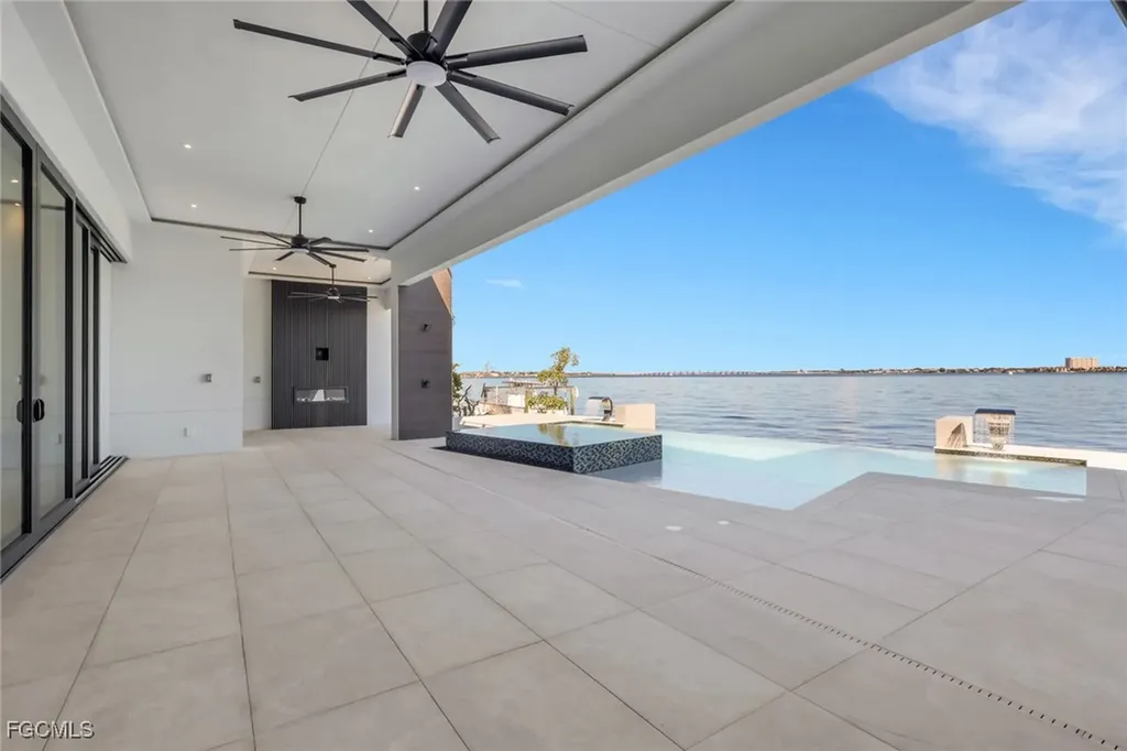 5653 Riverside Drive Cape Coral FL 33904