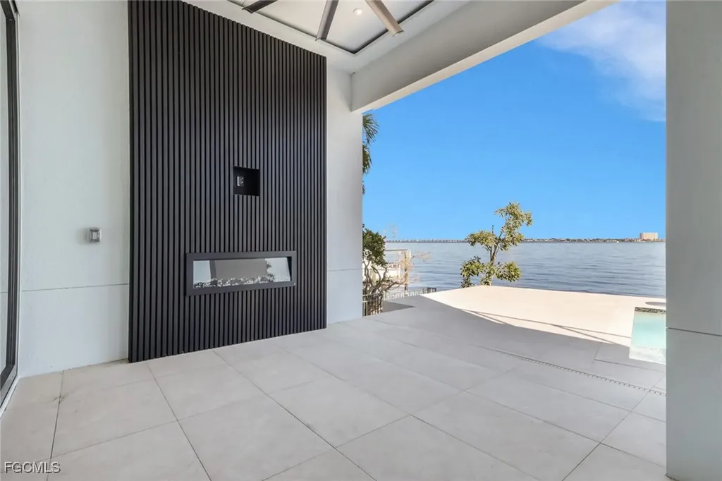 5653 Riverside Drive Cape Coral FL 33904