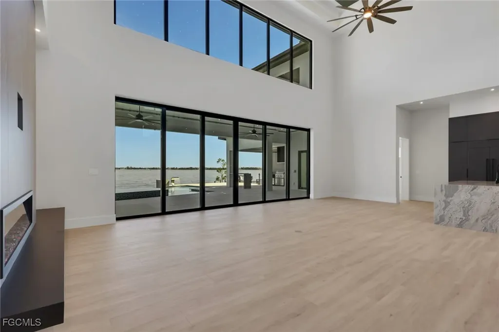 5653 Riverside Drive Cape Coral FL 33904