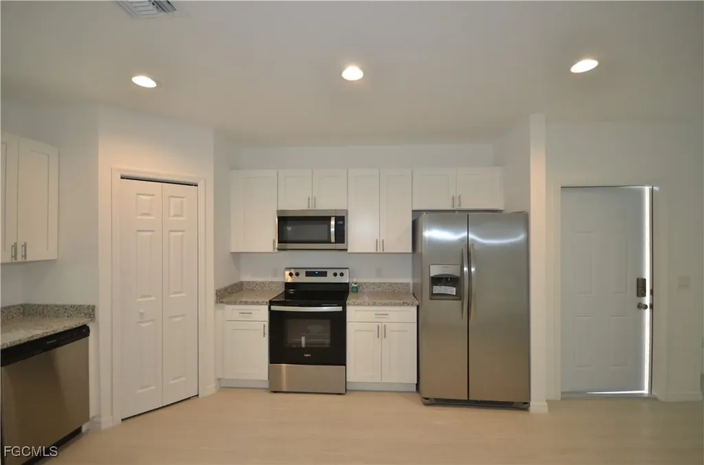 3305 Bassie Court Fort Myers FL 33916