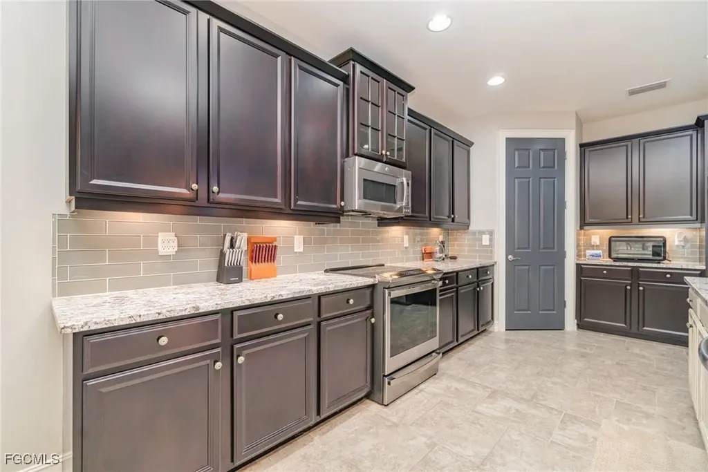 3040 Scarlet Oak Place North Fort Myers FL 33903