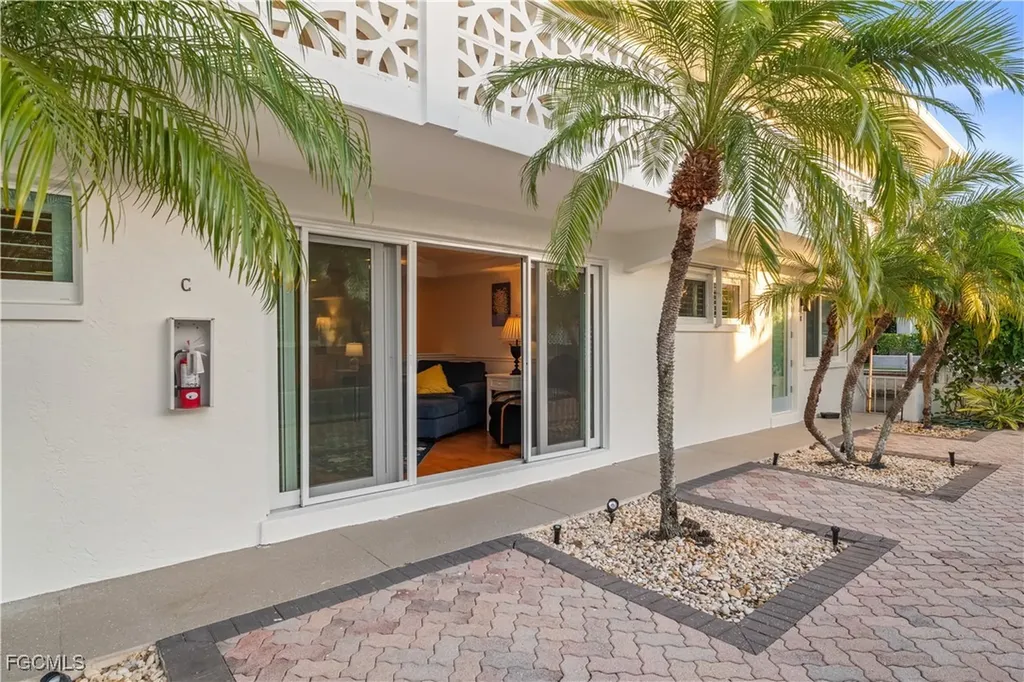 320 14th Avenue S Naples FL 34102