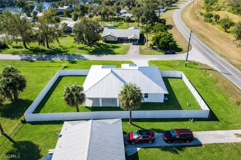 3002 Mercer Way Labelle FL 33935