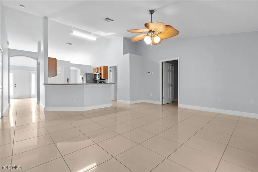 4176 NE 8th Place Cape Coral FL 33909