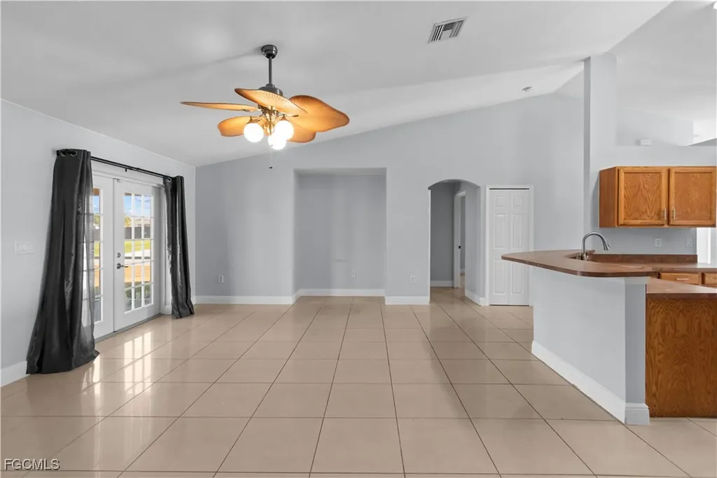 4176 NE 8th Place Cape Coral FL 33909