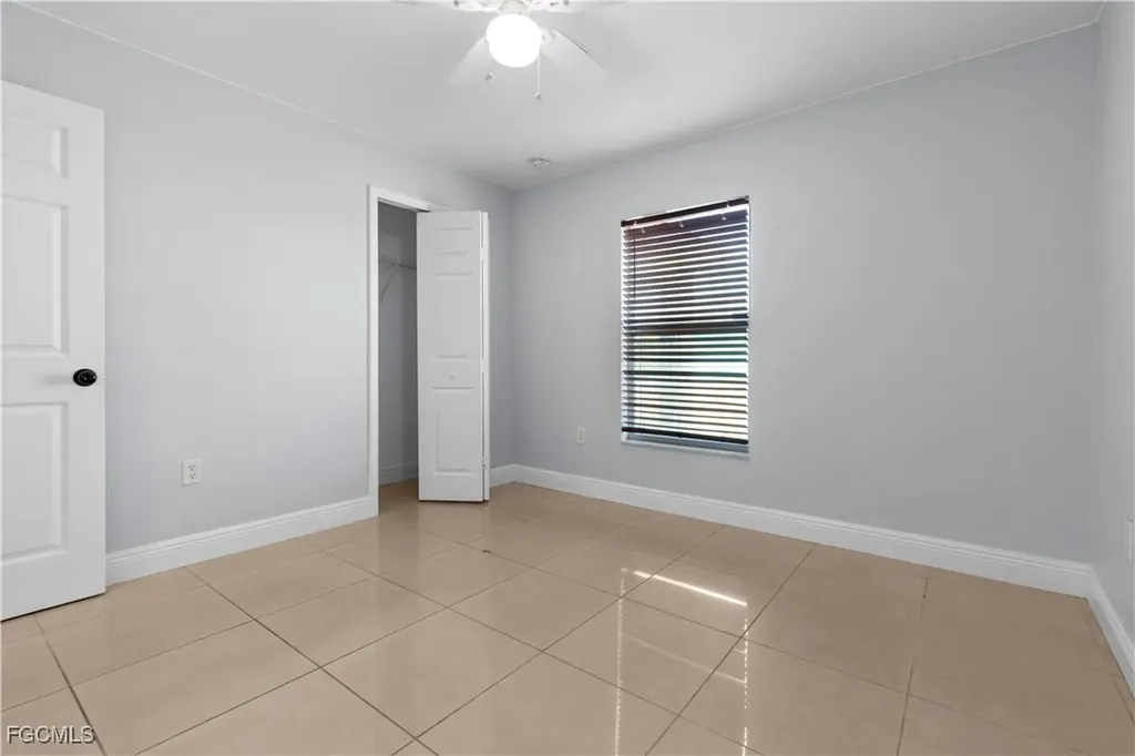 4176 NE 8th Place Cape Coral FL 33909