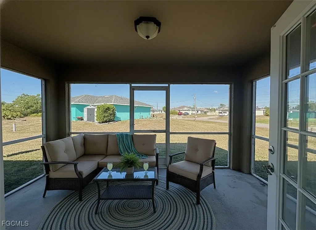 4176 NE 8th Place Cape Coral FL 33909