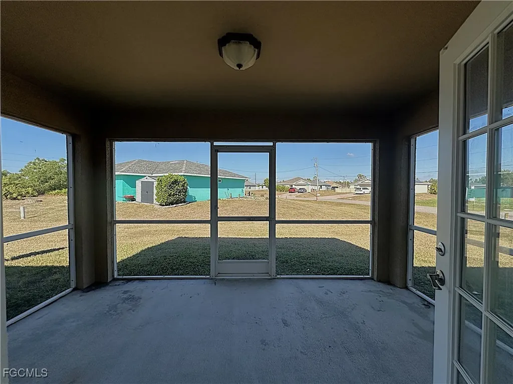 4176 NE 8th Place Cape Coral FL 33909