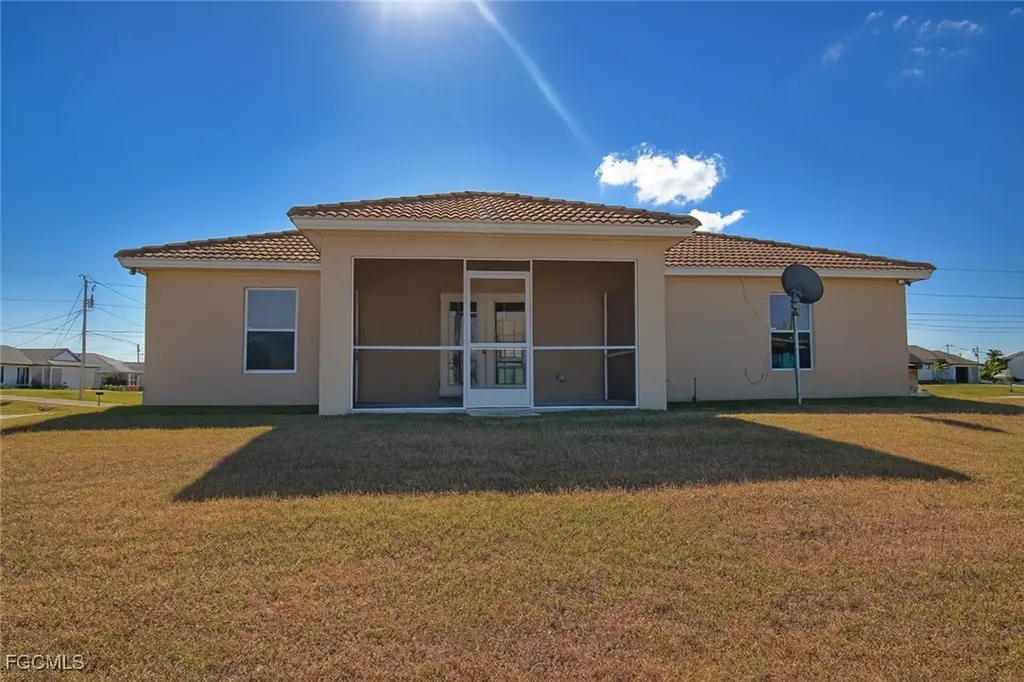 4176 NE 8th Place Cape Coral FL 33909