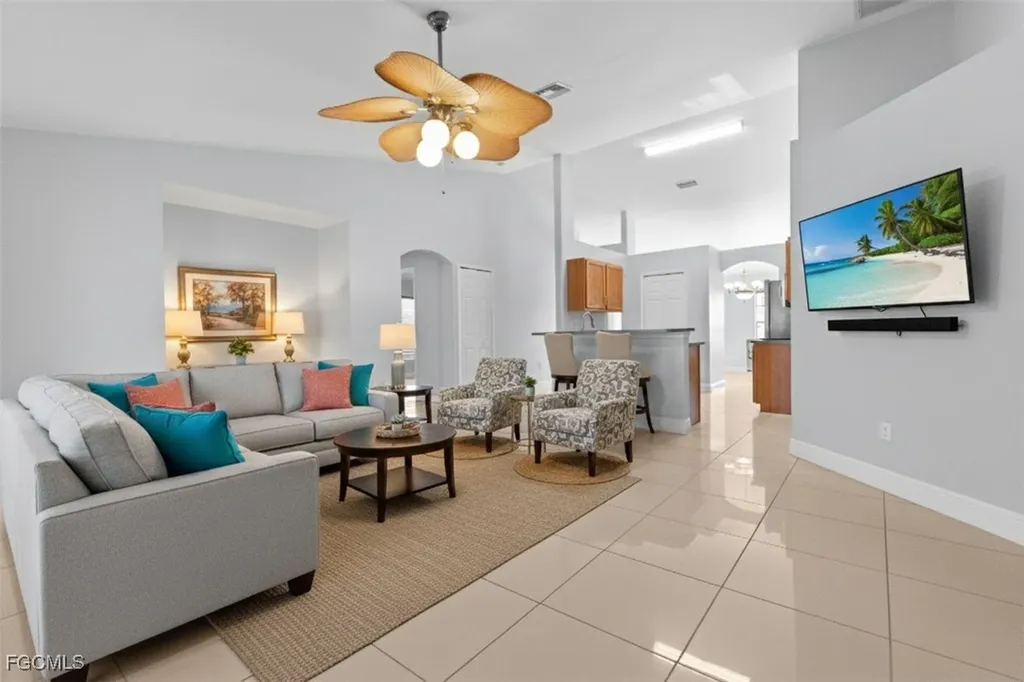 4176 NE 8th Place Cape Coral FL 33909