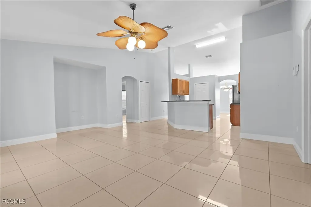 4176 NE 8th Place Cape Coral FL 33909