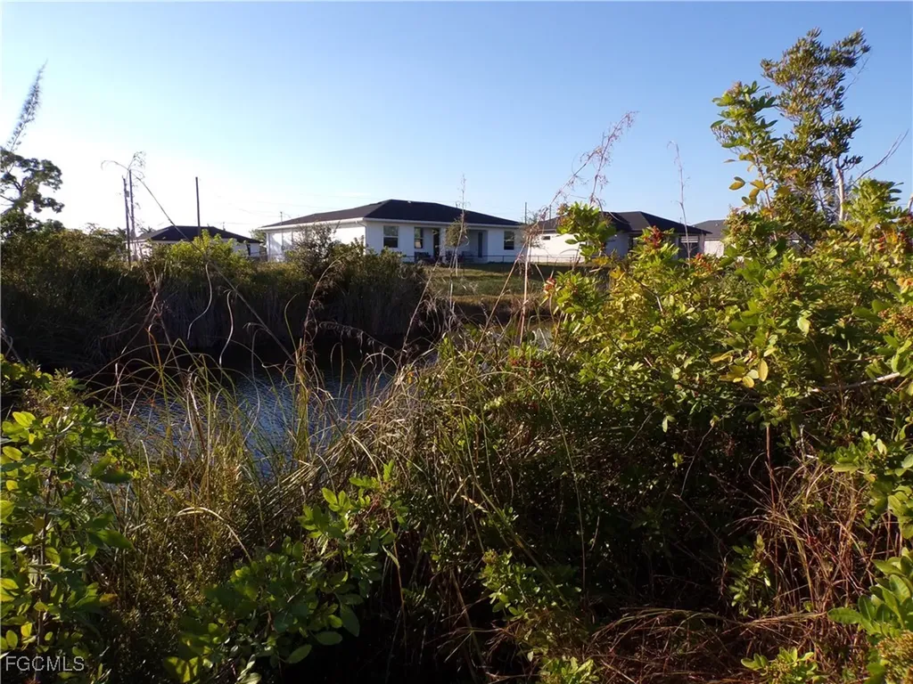 1906 NW 23rd Avenue Cape Coral FL 33993