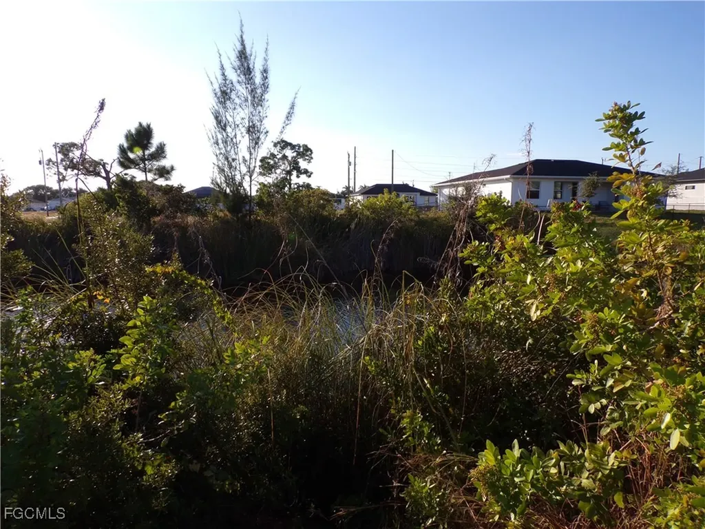 1906 NW 23rd Avenue Cape Coral FL 33993