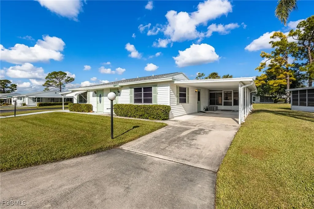 13 Pinewood Boulevard Lehigh Acres FL 33936