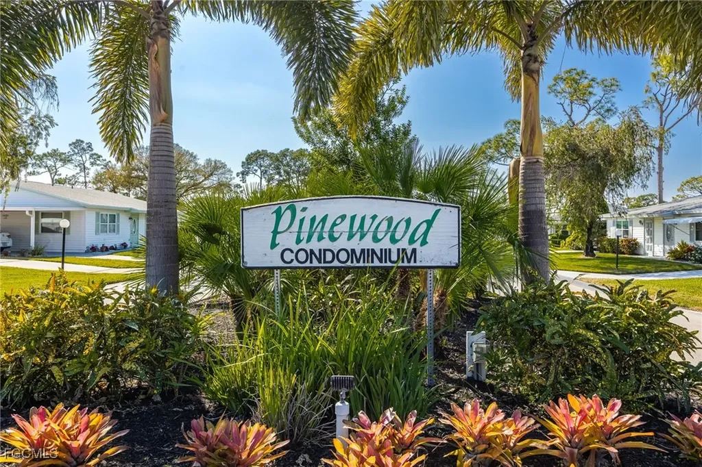 13 Pinewood Boulevard Lehigh Acres FL 33936