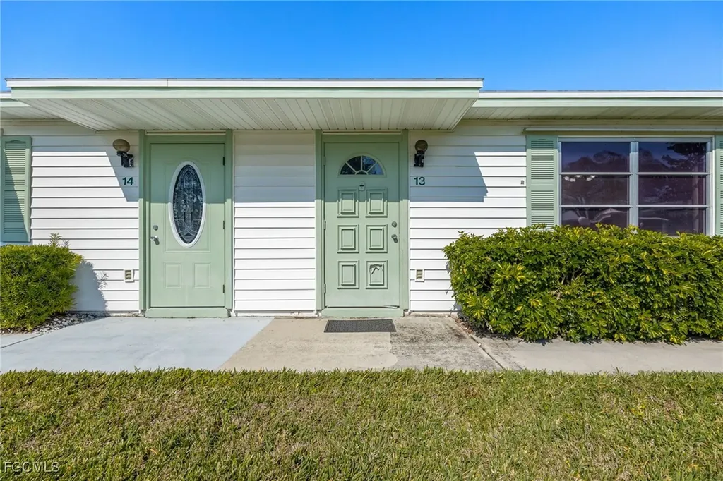 13 Pinewood Boulevard Lehigh Acres FL 33936