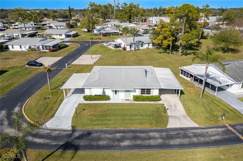 13 Pinewood Boulevard Lehigh Acres FL 33936