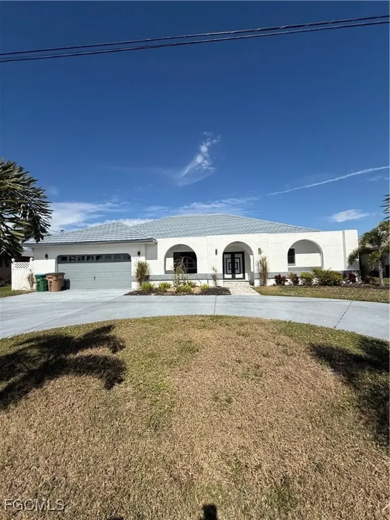 711 SE 33rd Terrace Cape Coral FL 33904