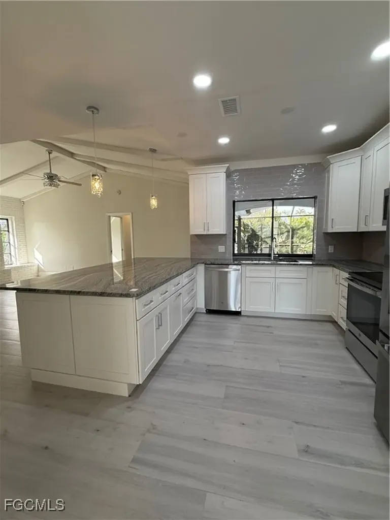 711 SE 33rd Terrace Cape Coral FL 33904