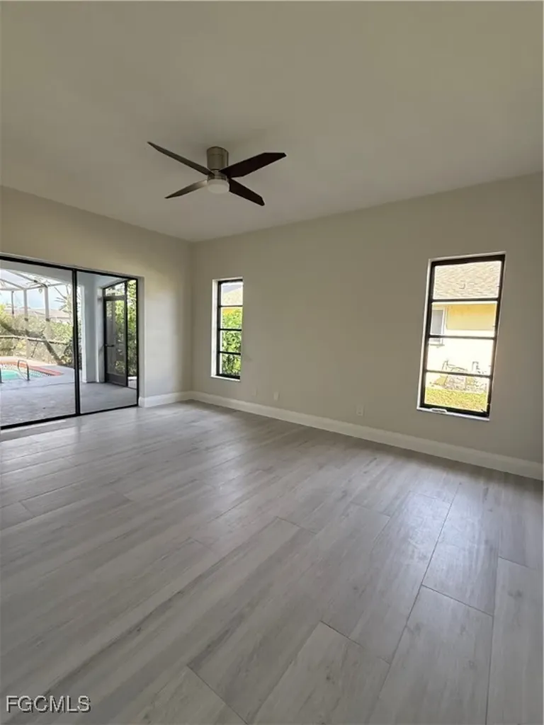 711 SE 33rd Terrace Cape Coral FL 33904