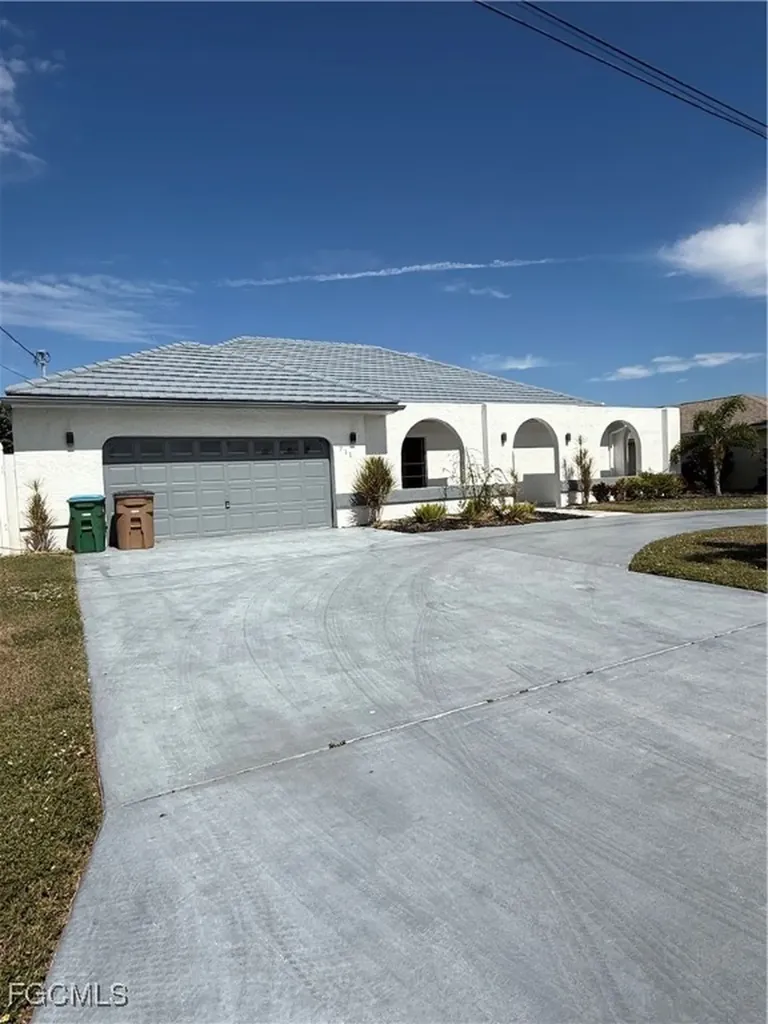 711 SE 33rd Terrace Cape Coral FL 33904