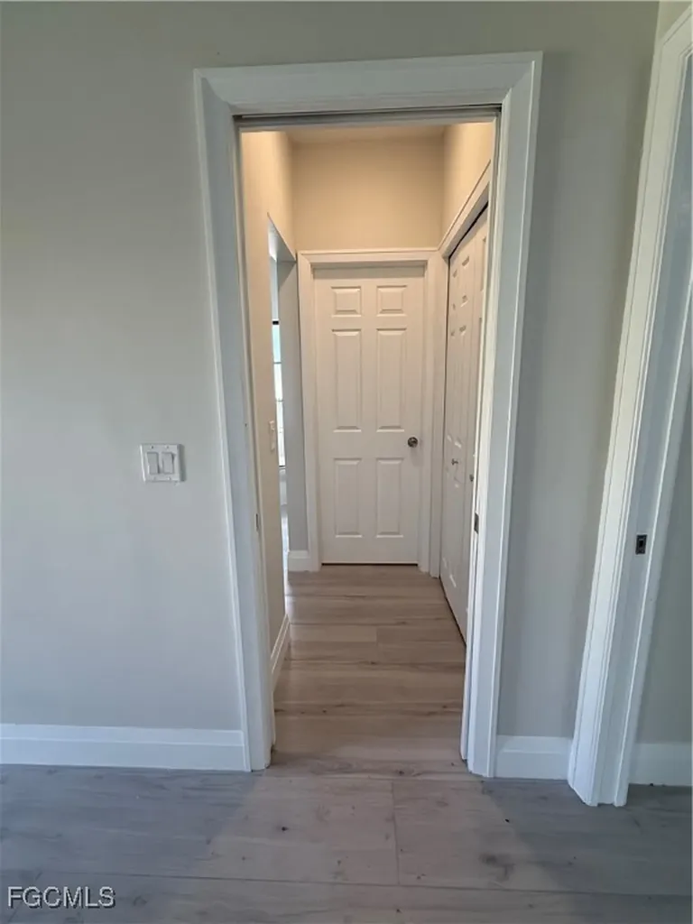 711 SE 33rd Terrace Cape Coral FL 33904