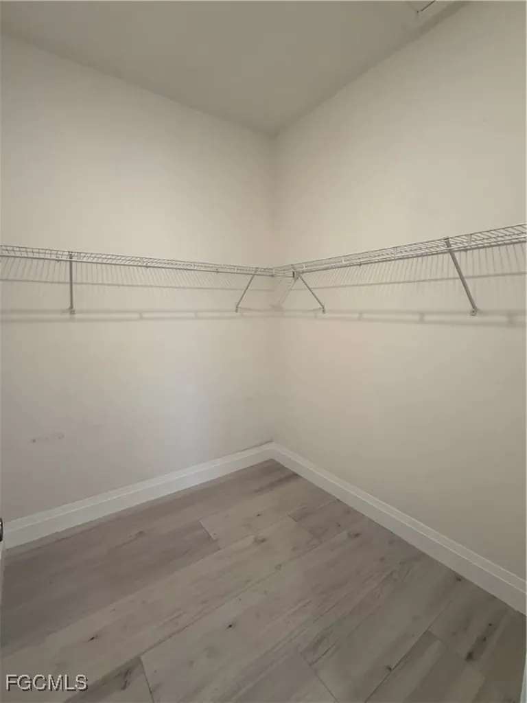 711 SE 33rd Terrace Cape Coral FL 33904