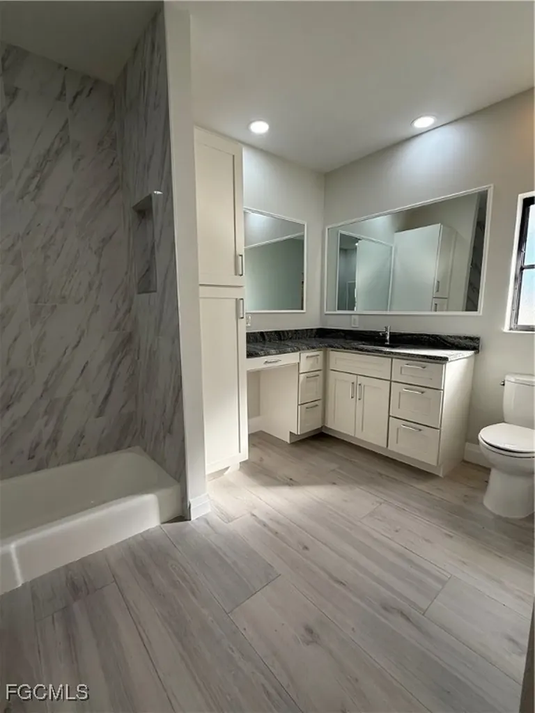 711 SE 33rd Terrace Cape Coral FL 33904